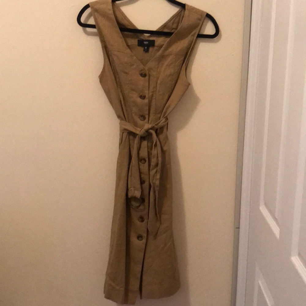 Button front sleeveless dress